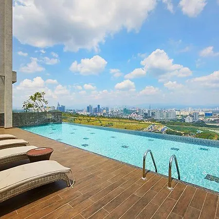 Sky Pool Luxury Suite